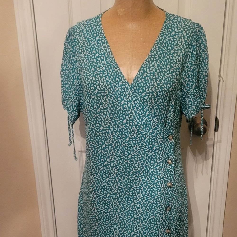 Lulu's Green and White Side-button Dress